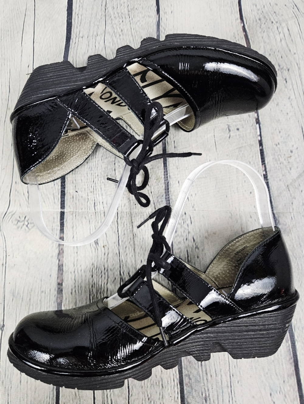 FLY LONDON | Yett patent leather lace-up wedge heel shoes - Picture 3 of 13